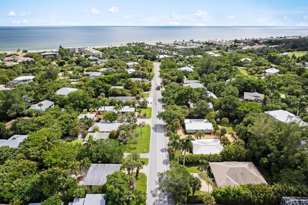 Charming Suite With Balcony And Bikes At Historic Sandpiper Inn Sanibel Exteriör bild